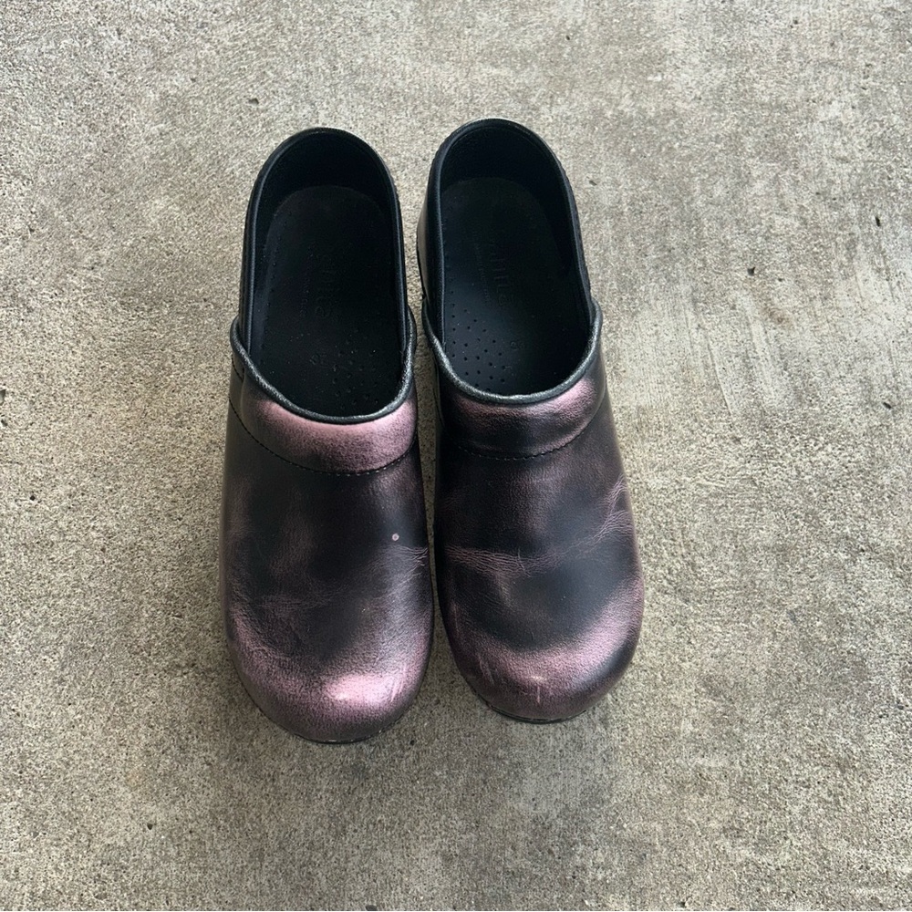 Sanita Professional Clogs Metallic Slip Ons Size 37 Distressed Danish US 6 - Picture 2 of 9